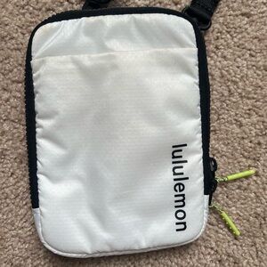 Lululemon easy access crossbody